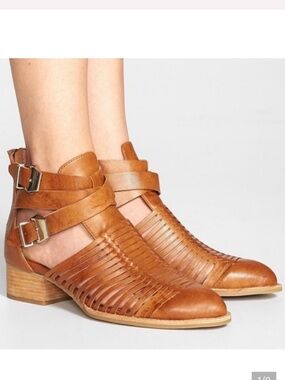 Jeffrey Campbell women’s Stinson Booties Buckle Strappy size 6 shoes brown tan